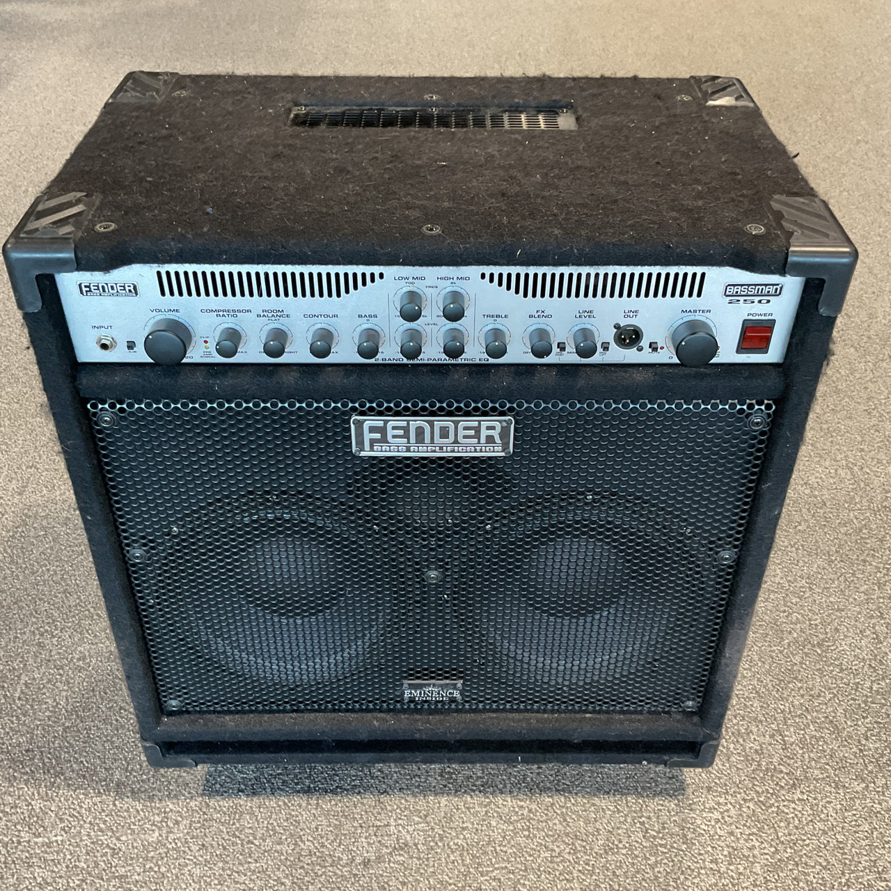 Used FENDER BASSMAN 250 Bass Combo Amplifier