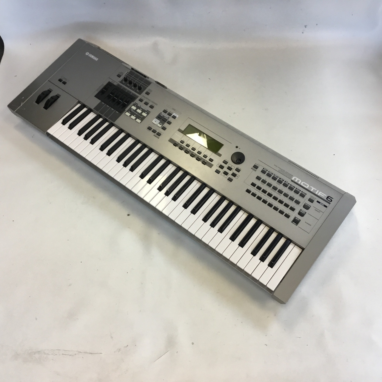 Used Yamaha ORIGINALS MOTIF 6 Vintage 76-Key Keyboard 76-key