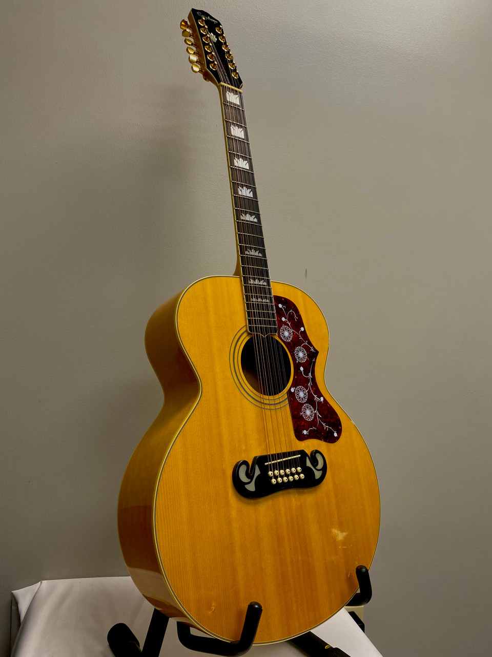 Used Epiphone EJ-212 Solid Top Acoustic Guitar Amber Used Epiphone EJ-212 Solid Top Acoustic Guitar Amber