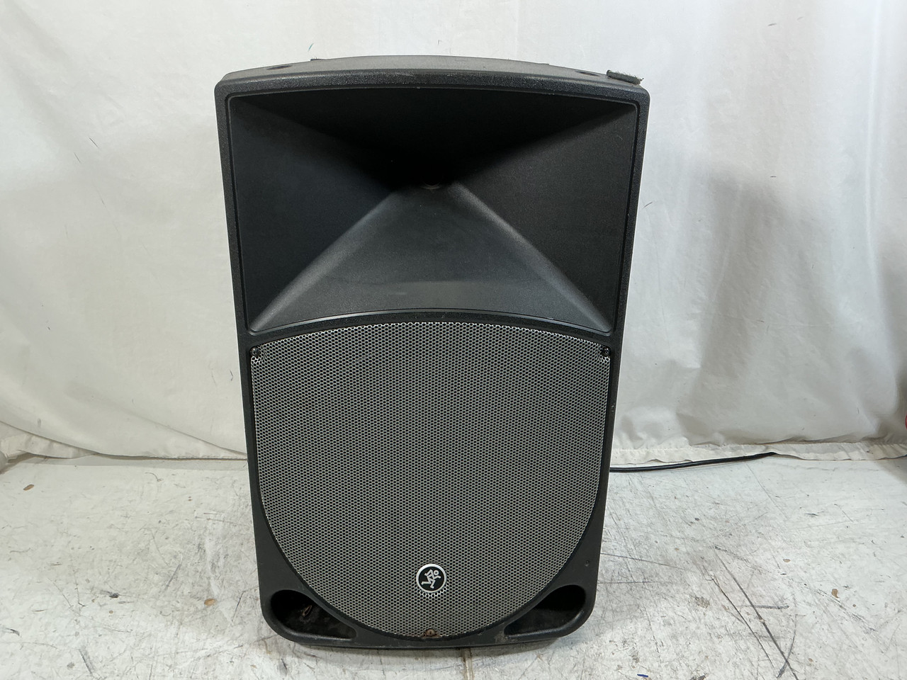 Used Mackie THUMP TH-15A Powered Full Range Speaker Cabinet