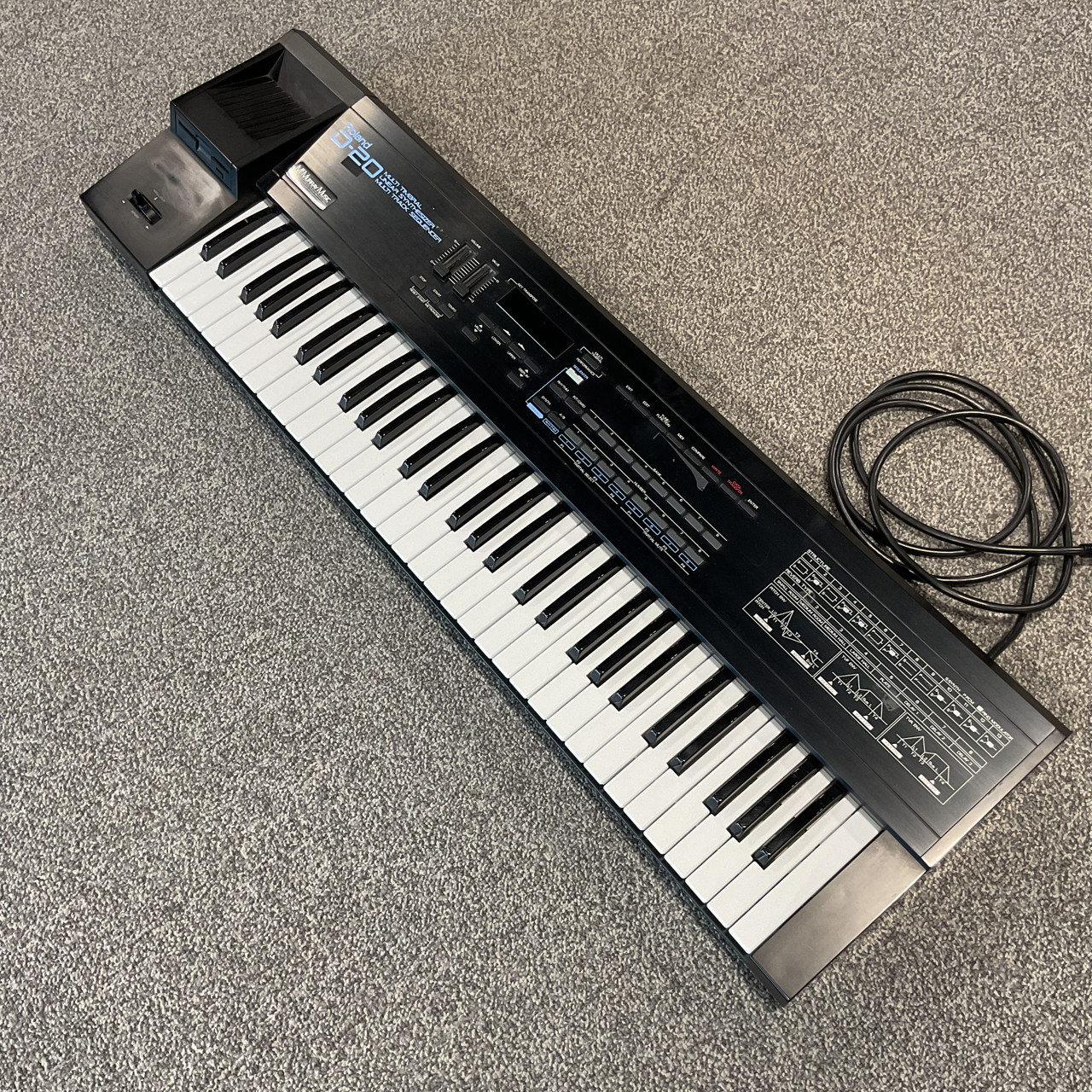 ローランド　Roland D-20 シンセサイザー　ジャンク Used ROLAND D-20 Vintage 61-Key Synthesizer