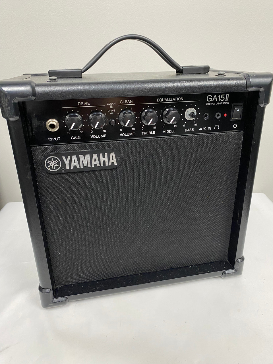 Used Yamaha GA15II COMBO AMP 1 x 5 Solid State Amplifier 1 x 5