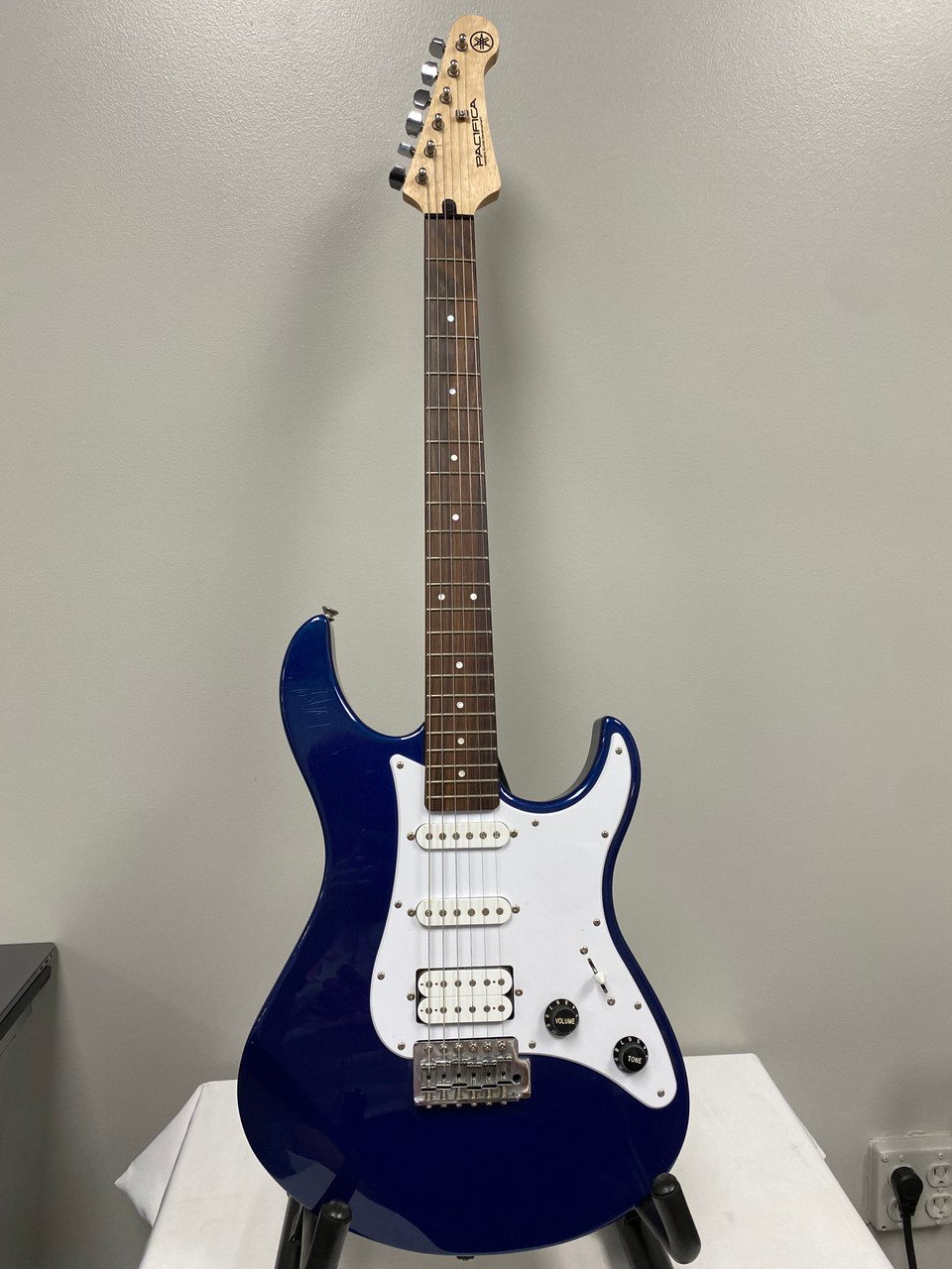 Used Yamaha PACIFICA PAC012 HSS S Type Electric Guitar Blue 6-String