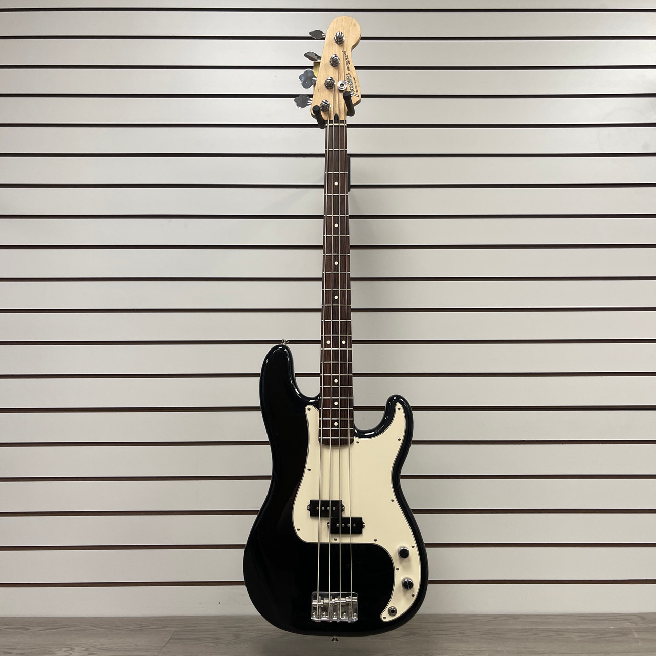 Used Fender 2005 STANDARD PRECISION BASS MIM P Type Bass Guitar