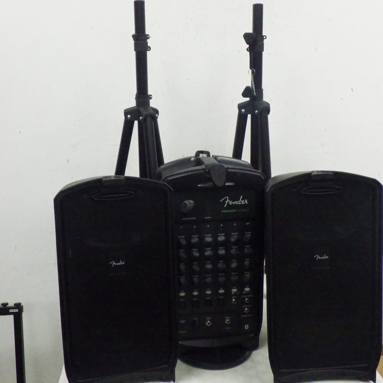 Used Fender PASSPORT EVENT Power Amplifier
