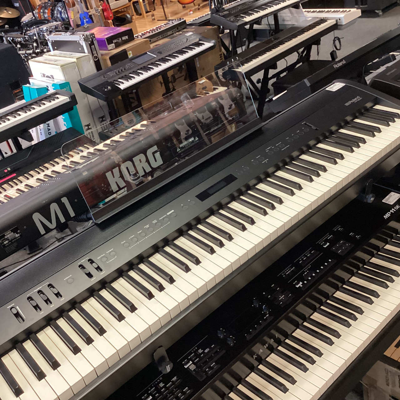 Used Roland FP60X 88-Key Keyboard 88-key