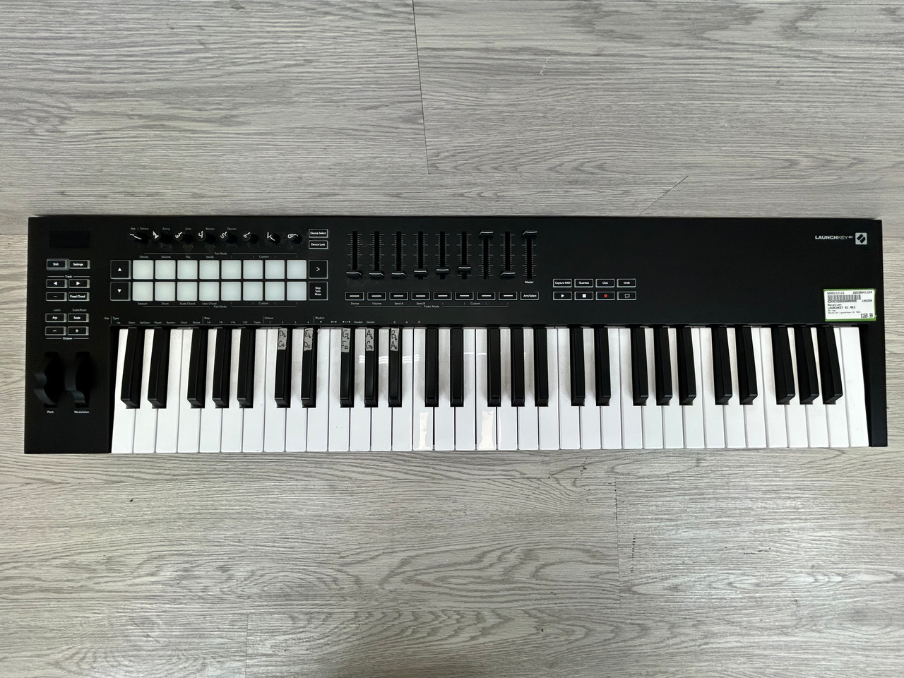 Used Novation LAUNCHKEY 61 MK3 61-Key Controller 61-Key
