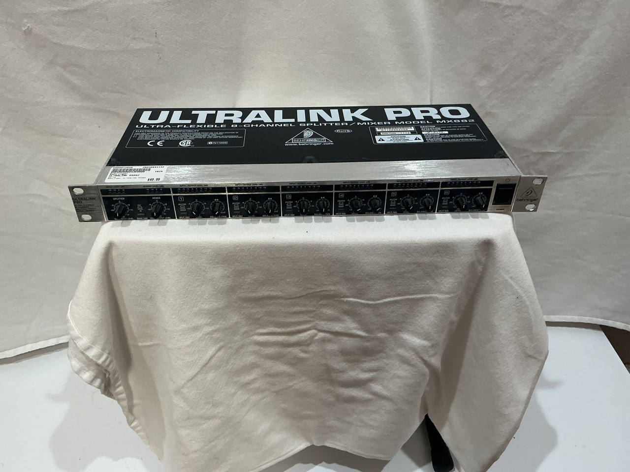Used Behringer ULTRALINK MX882 Rackmount Mixer