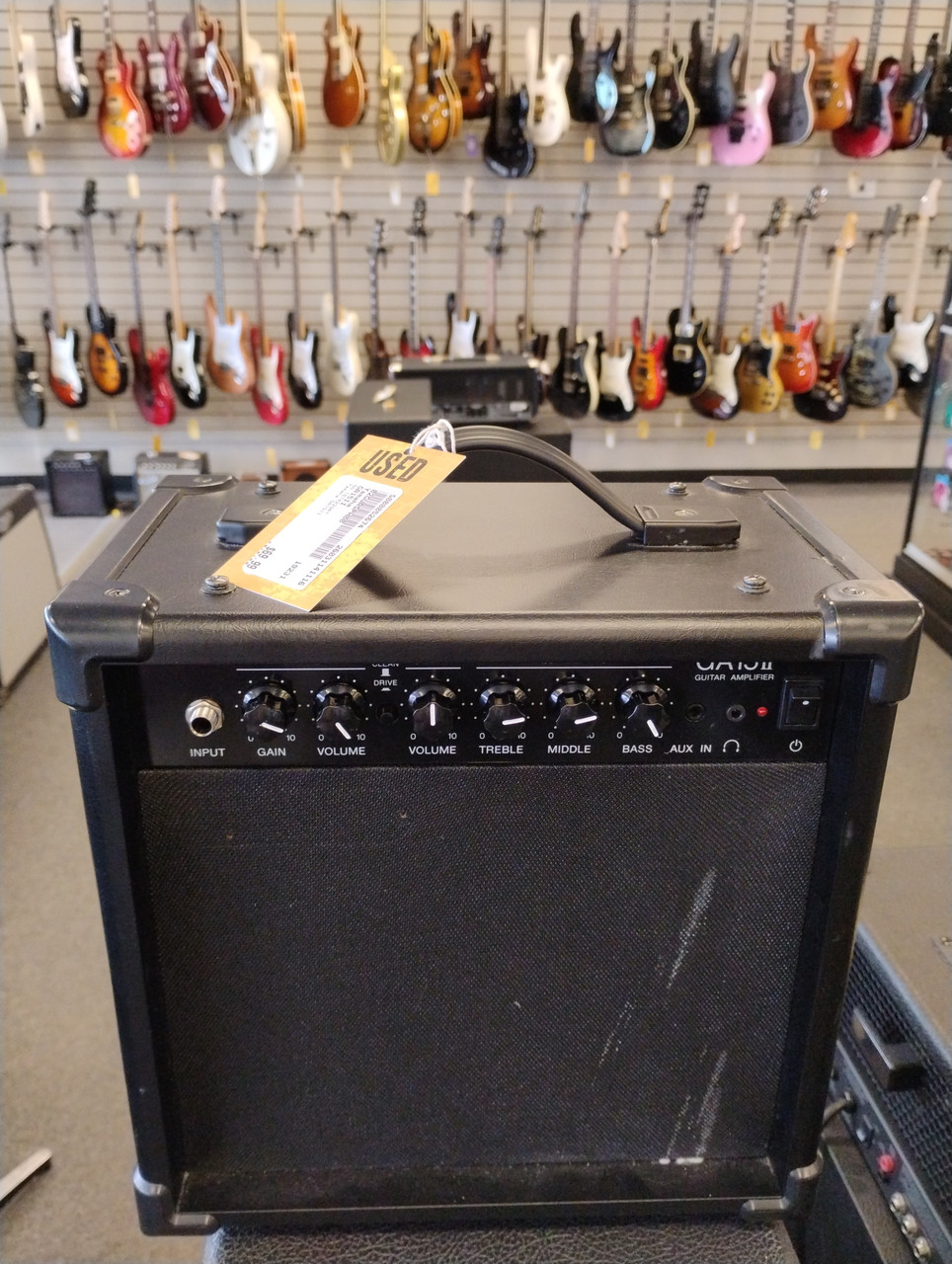 Used Yamaha GA15II Solid State Guitar Amp 1 x 5