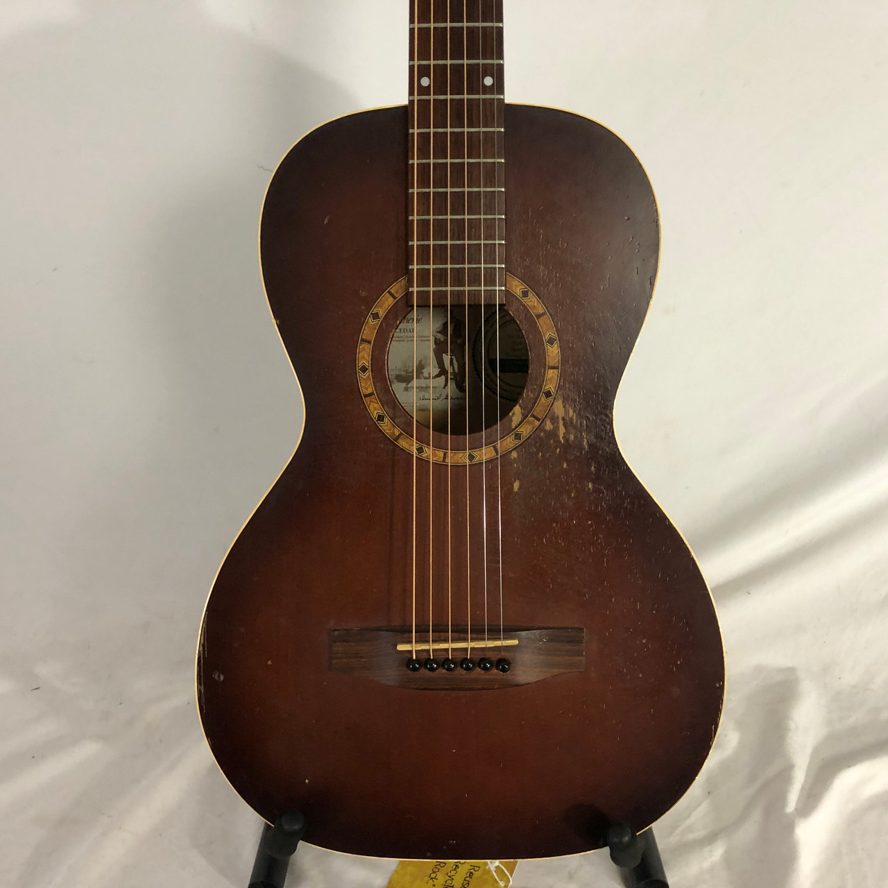 Used Art & Lutherie AMI CEDAR Solid Top Acoustic Guitar Wood