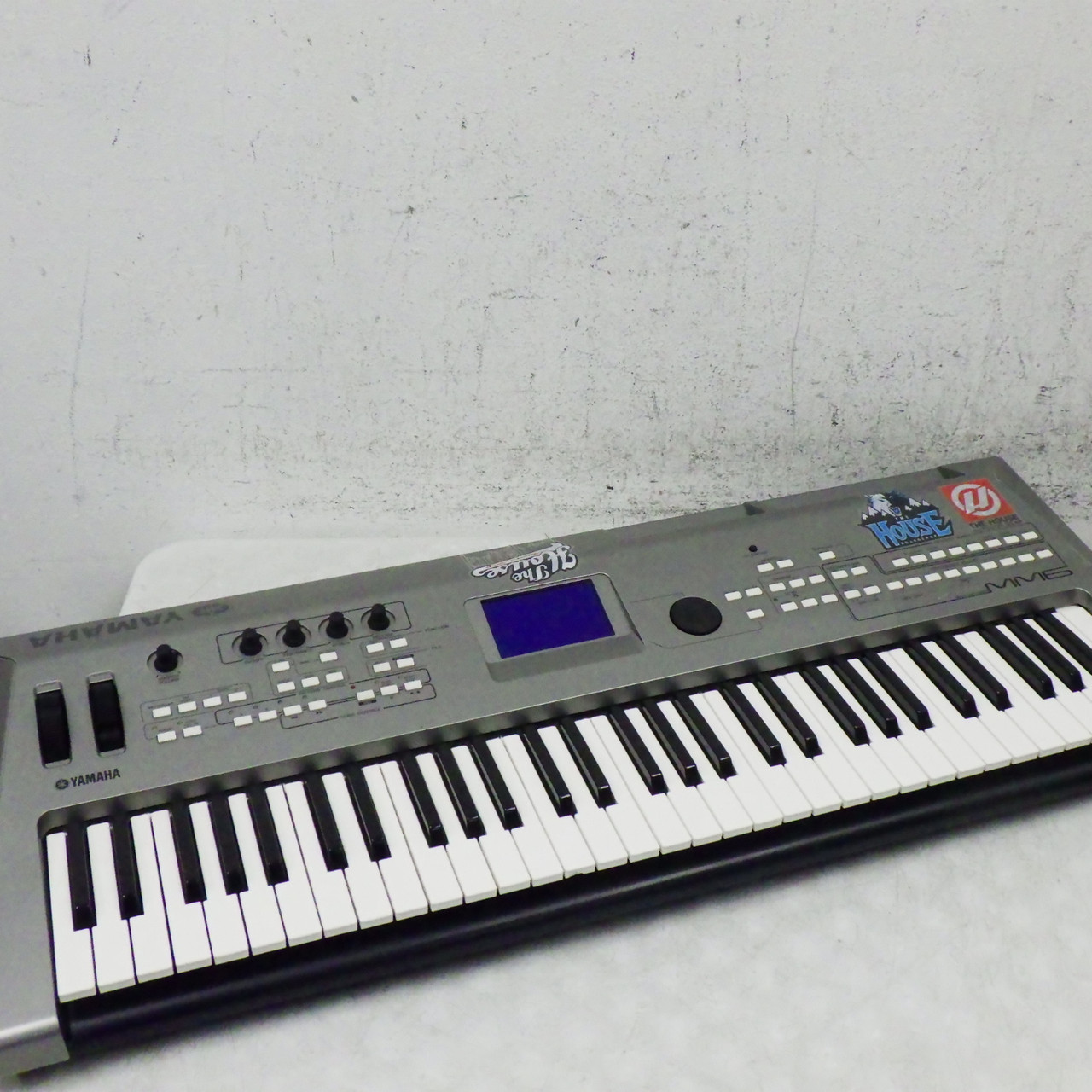 Used Yamaha MM6 49-Key Synthesizer 49-Key