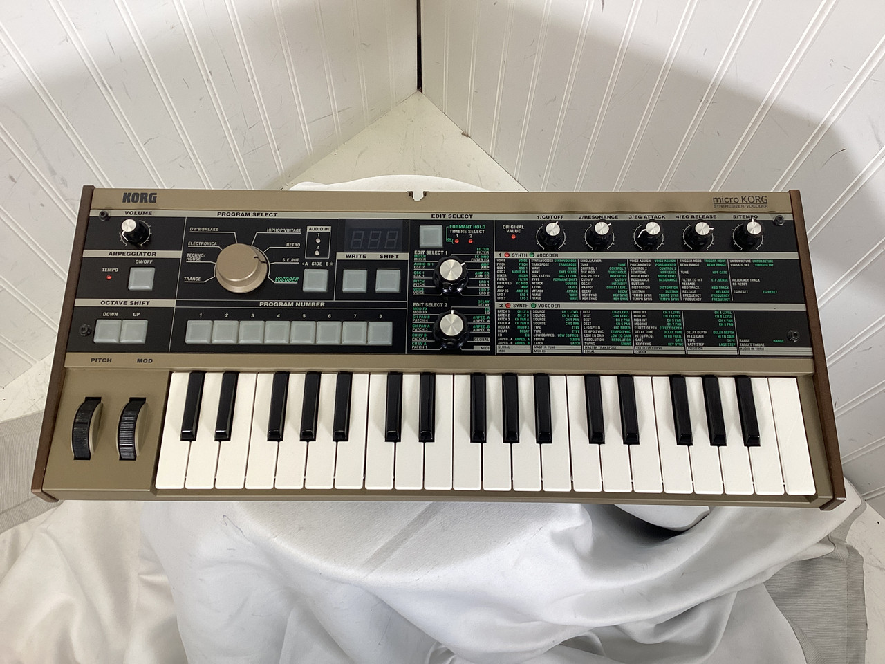 Used Korg MICRO KORG+POWER+MIC 49-Key Synthesizer 49-Key