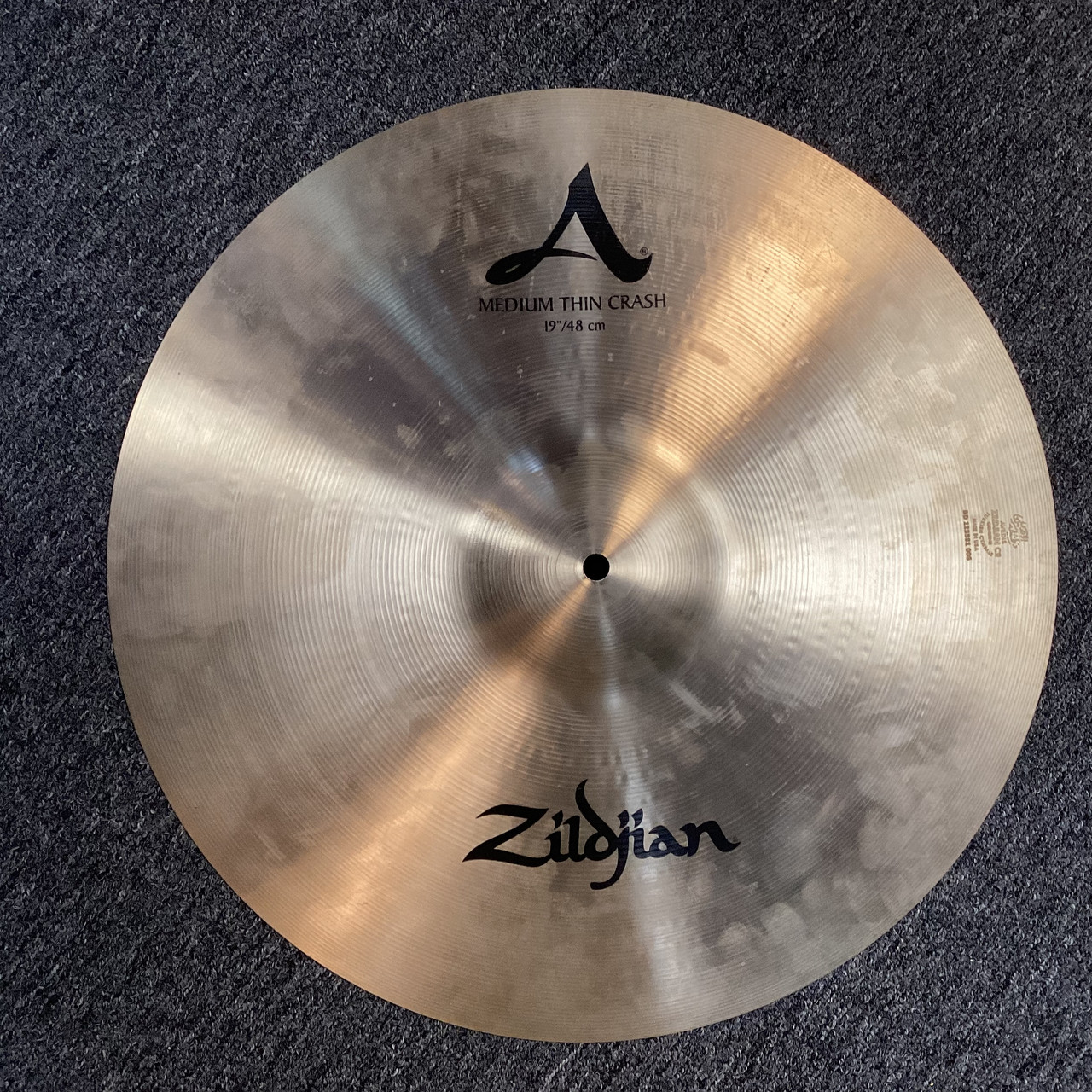Used Zildjian 19 AVEDIS MED THIN CRASH Crash Cymbal 19