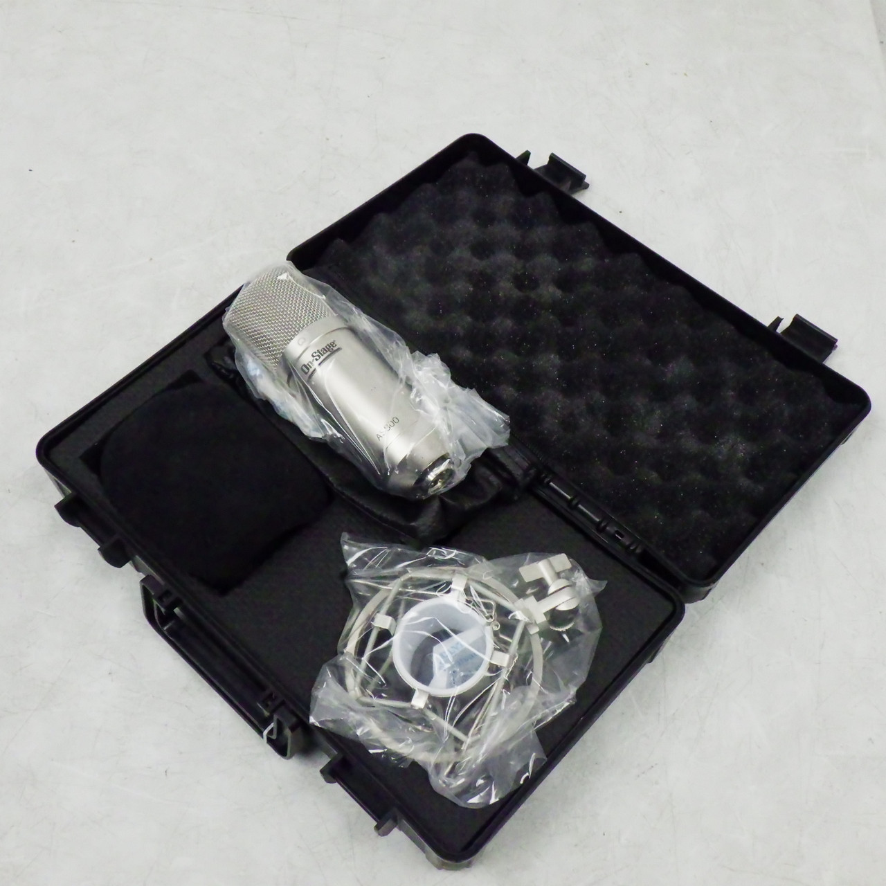 Used On-Stage CONDENSER MICROPHONE Condenser Microphone