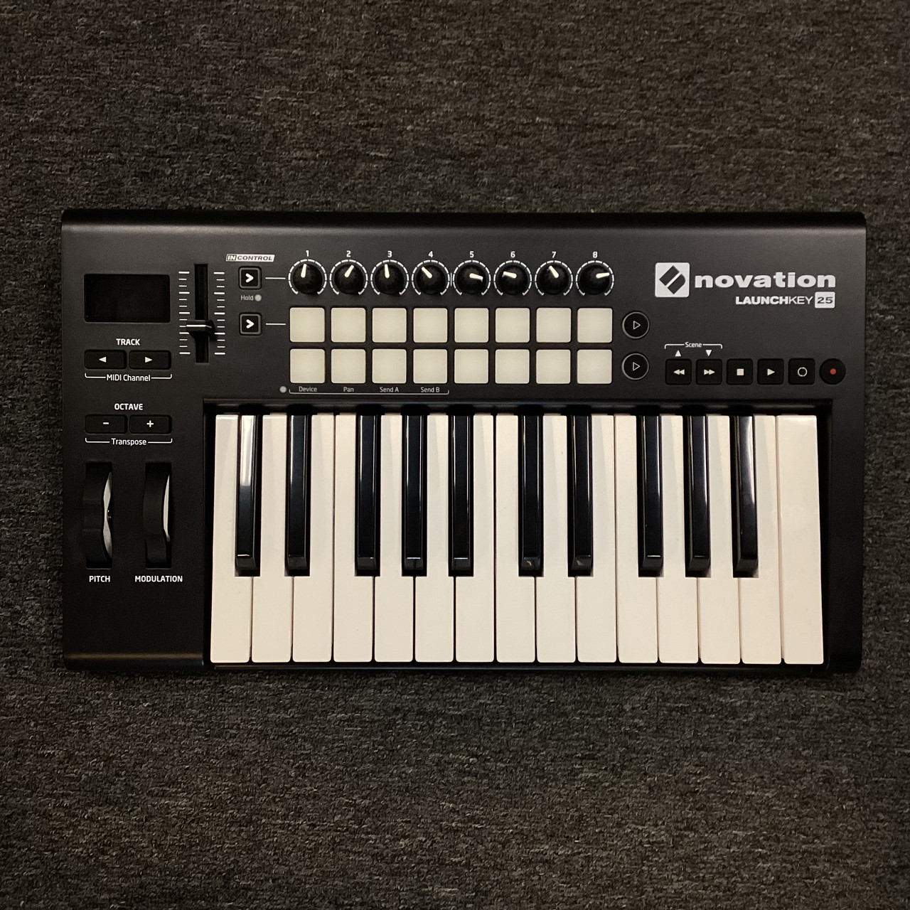 Used Novation LAUNCHKEY 37 MKII 25-Key Controller 25-Key