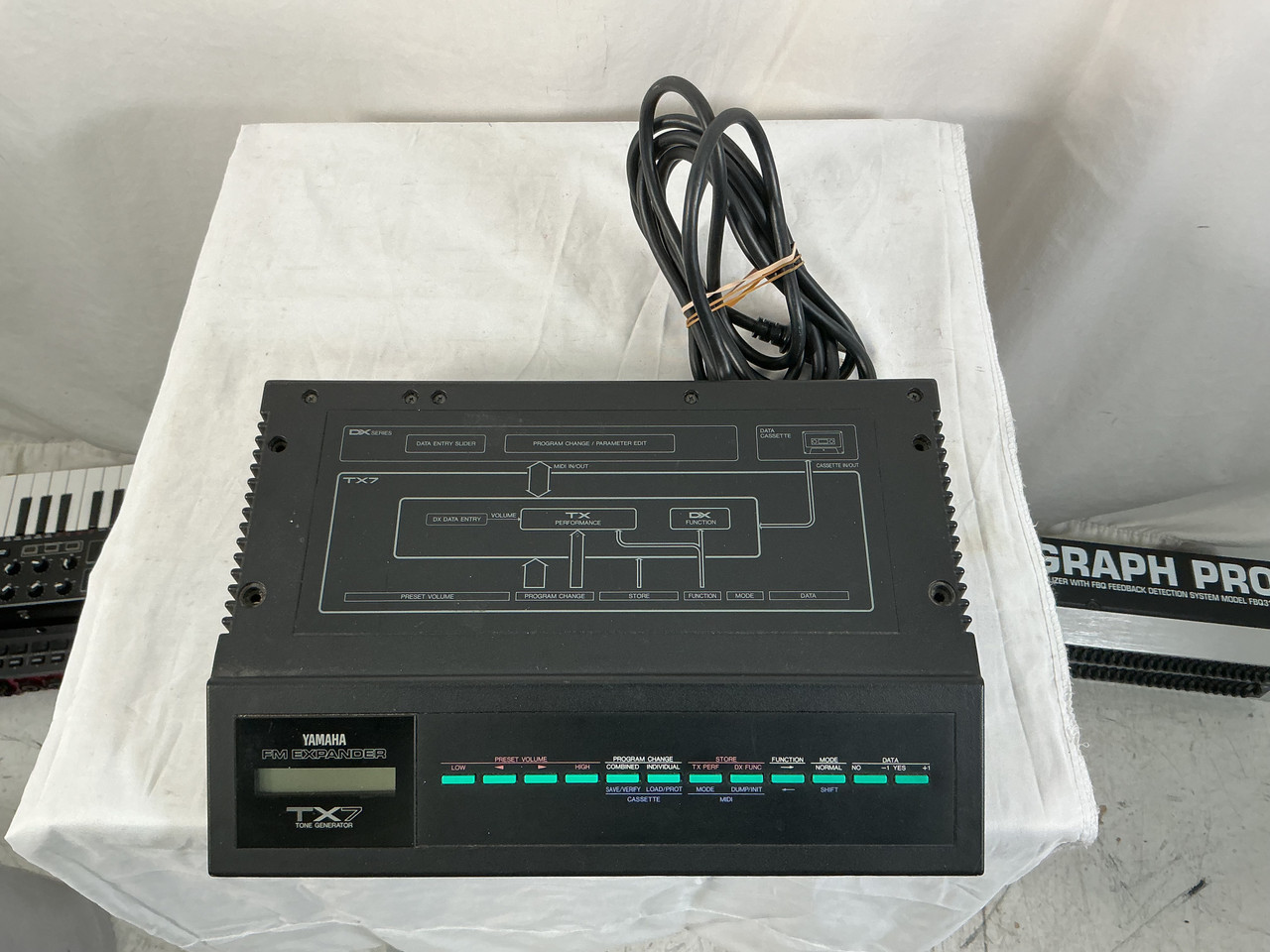 YAMAHA TX7 箱あり　動作品 Used Yamaha TX7 Vintage Compact Synthesizer Compact