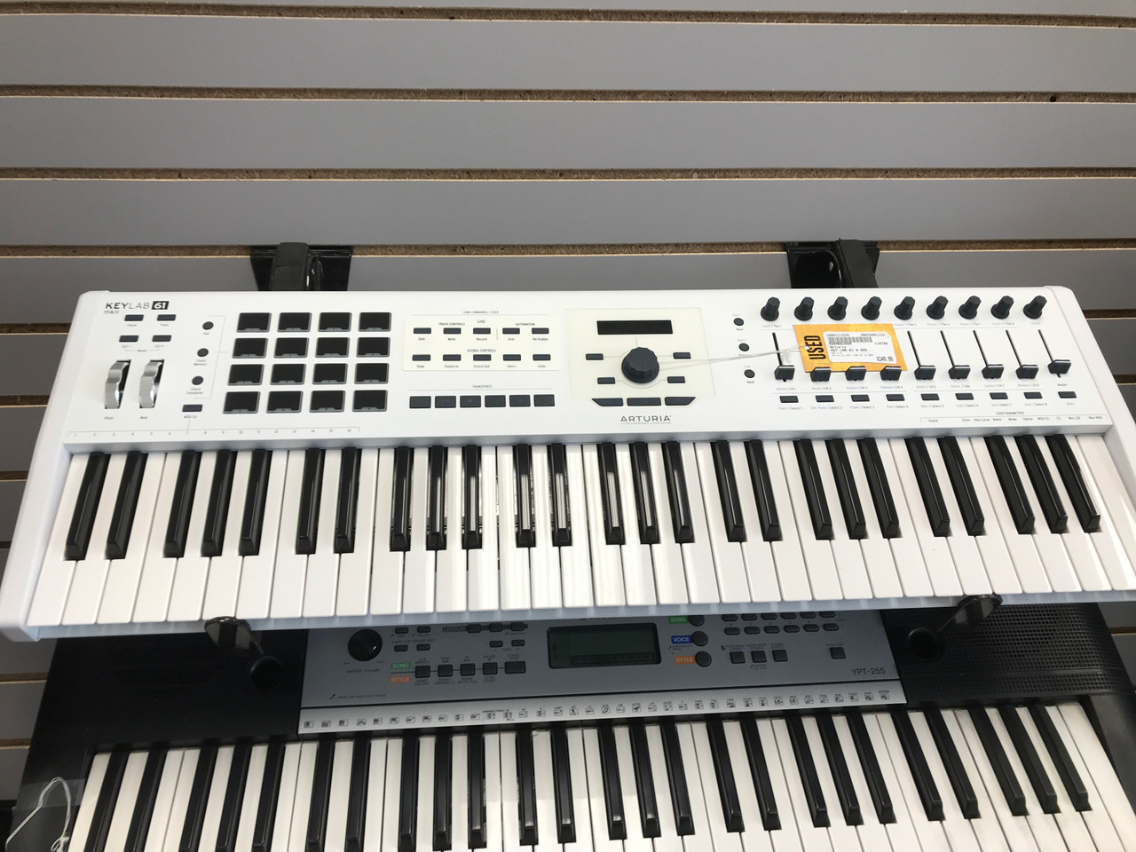 Used Arturia KEY LAB 61 W BAG 61-Key Keyboard 61-Key