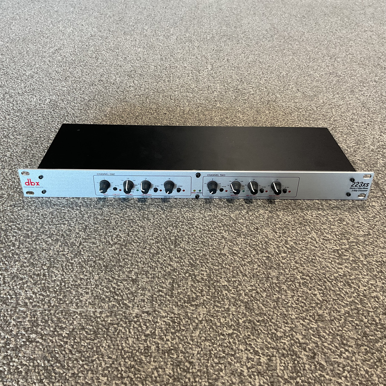Used DBX 223XS CROSSOVER Rackmount Unit
