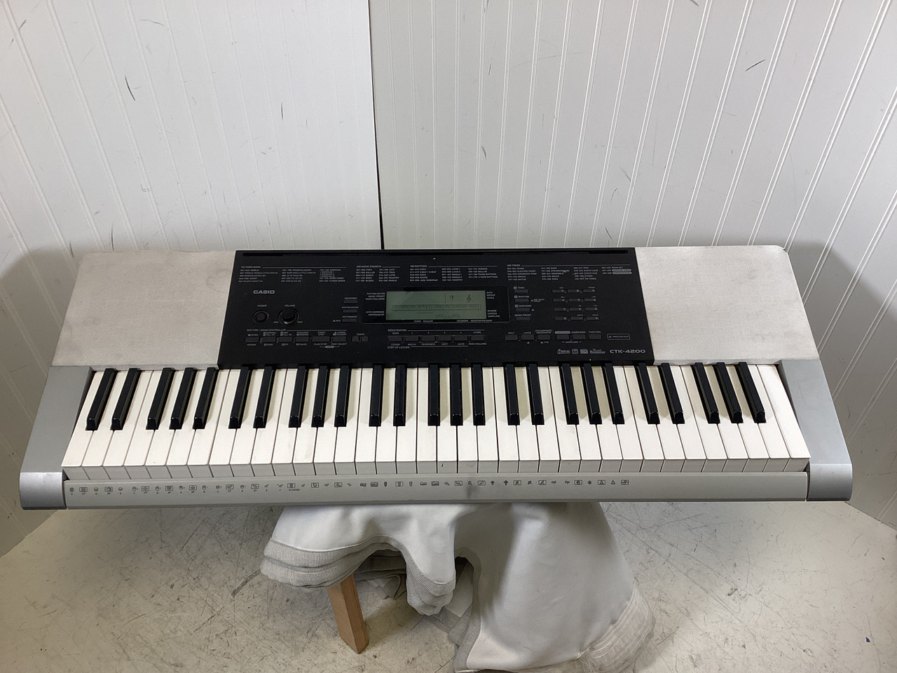 Used Casio CTK-4200 W/ PWR 61-Key Keyboard 61-Key