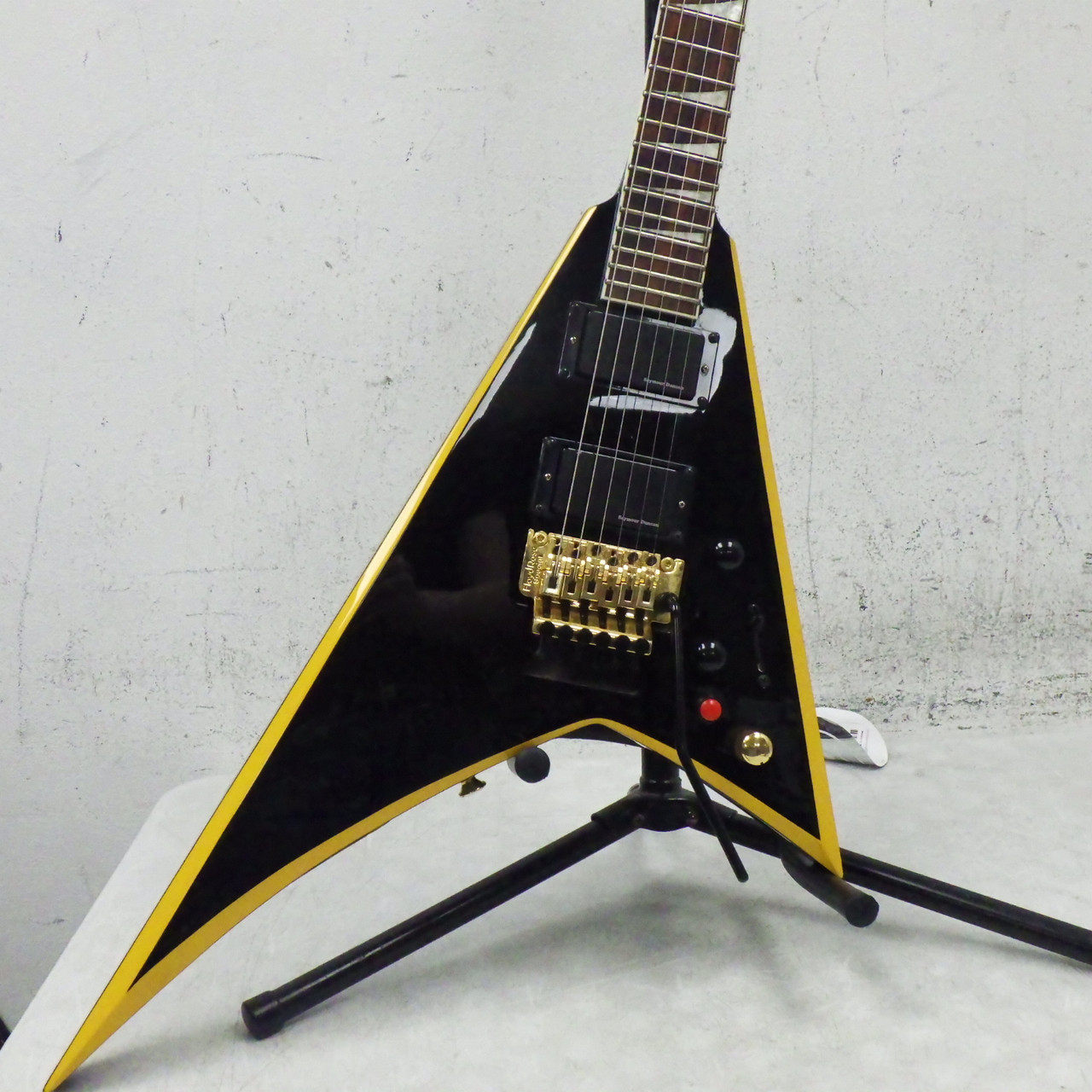 Used Jackson RRX24 Pointy Electric Guitar Black 6-String