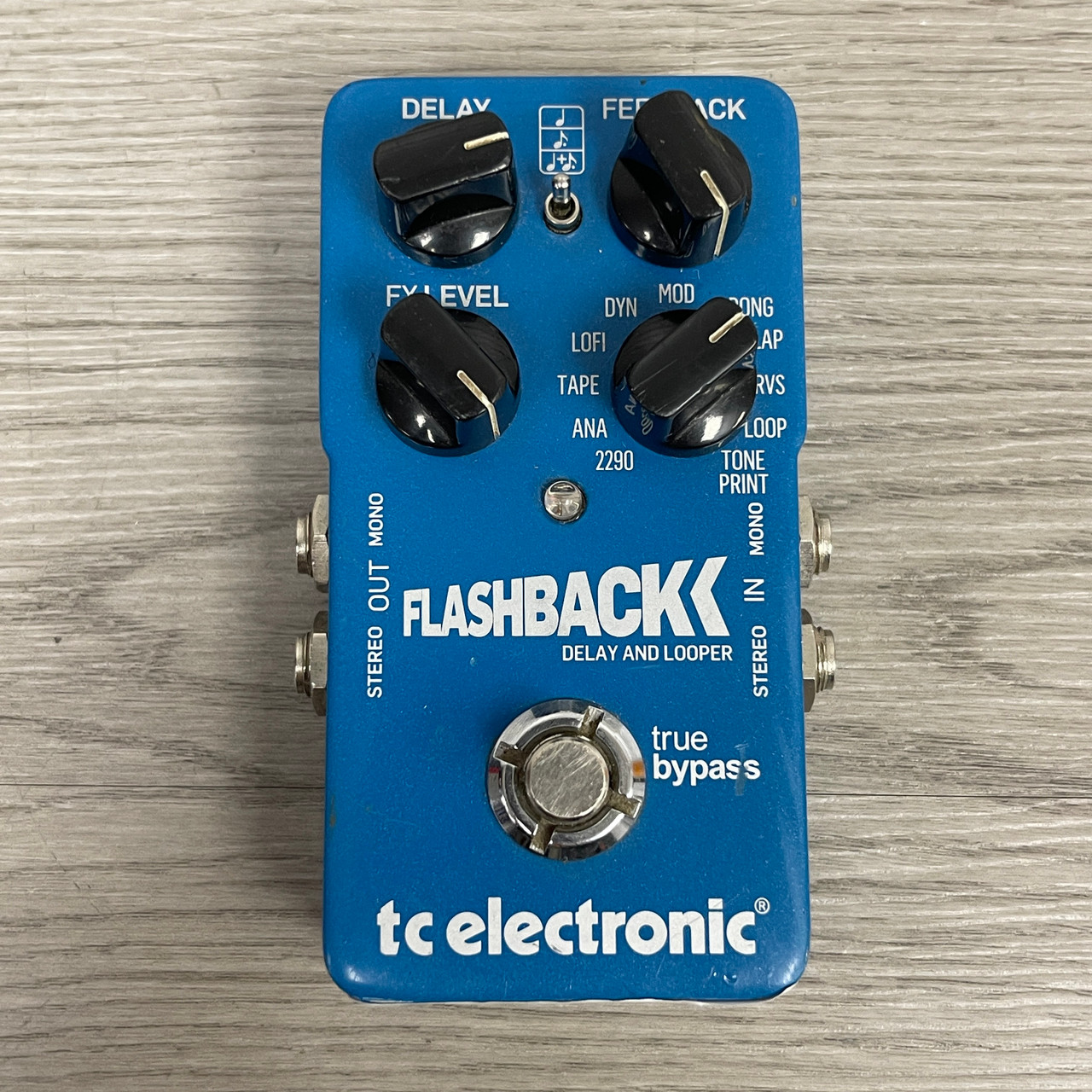 Used TC Electronic FLASHBACK DELAY AND LOOPER Delay Pedal