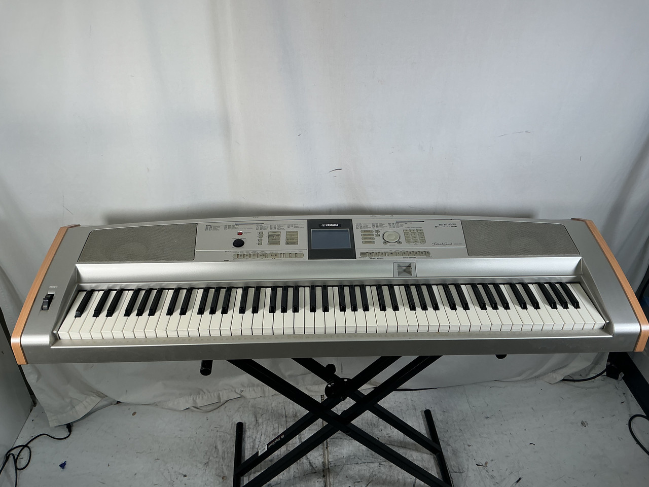 Used Yamaha DGX-505 PORTABLE GRAND 88-Key Keyboard 88-key