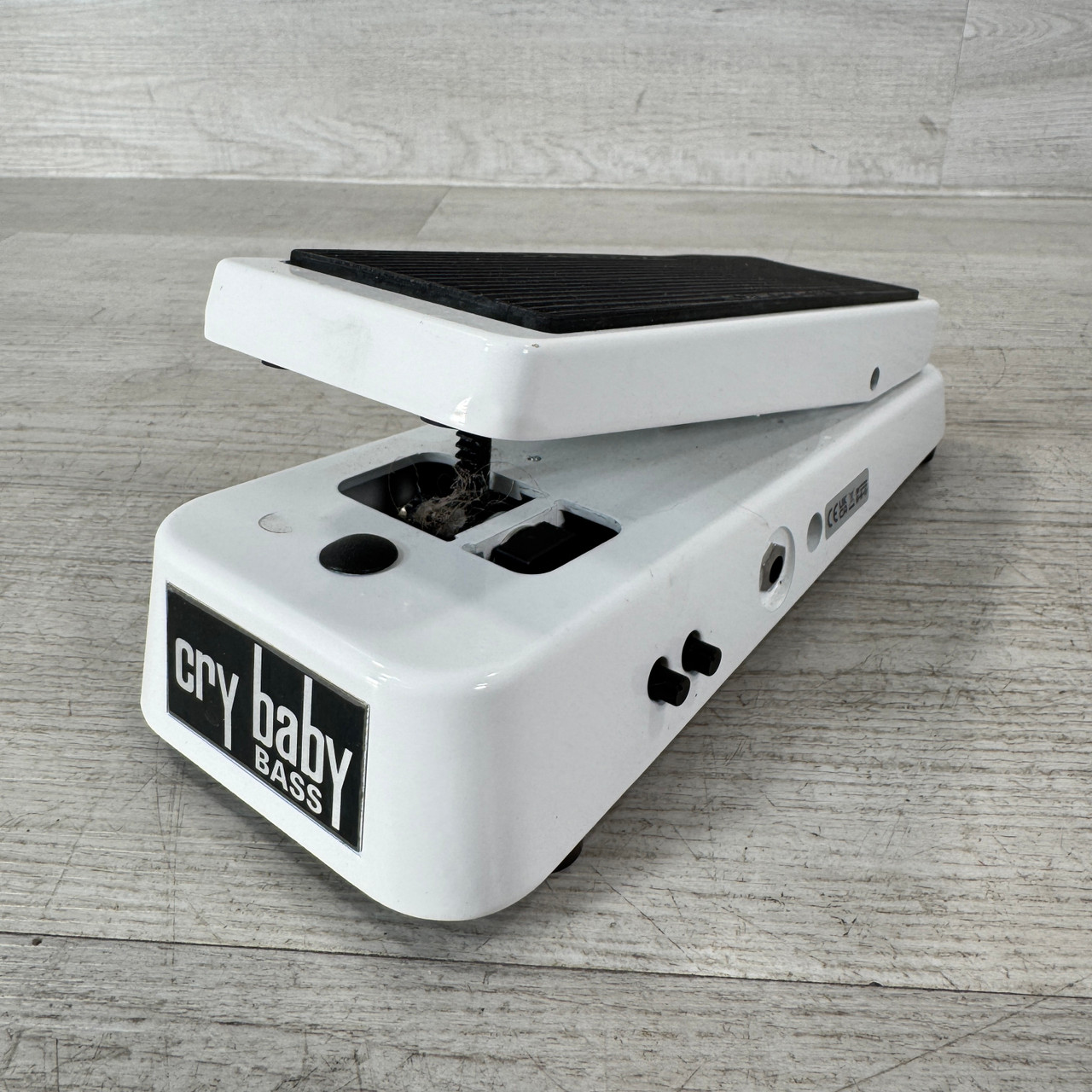 Used Dunlop 105Q - Cry Baby Bass Wah Pedal