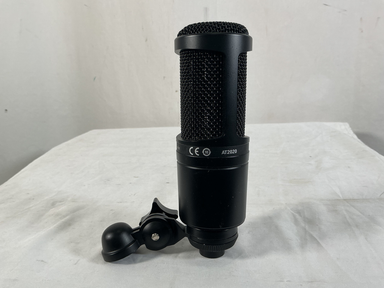 Neumann U87 P48 Microphone Vintage 1976 Neumann U87 P48 Large