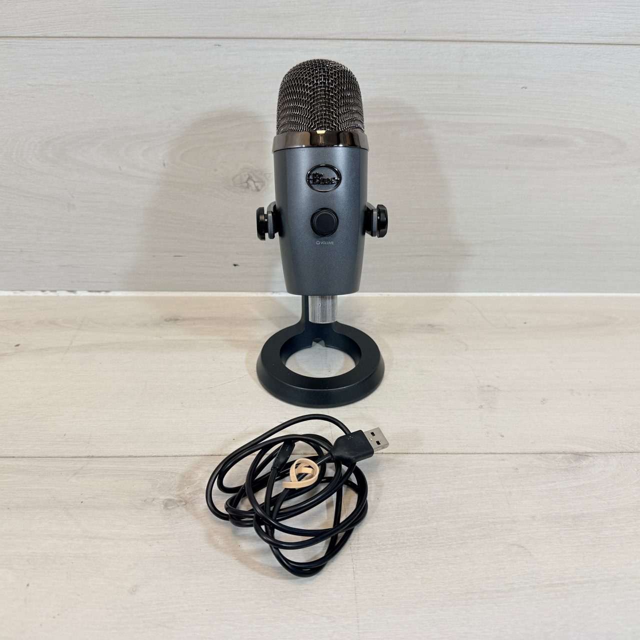 Used Blue ICES-3 USB MIC W/STAND USB Microphone