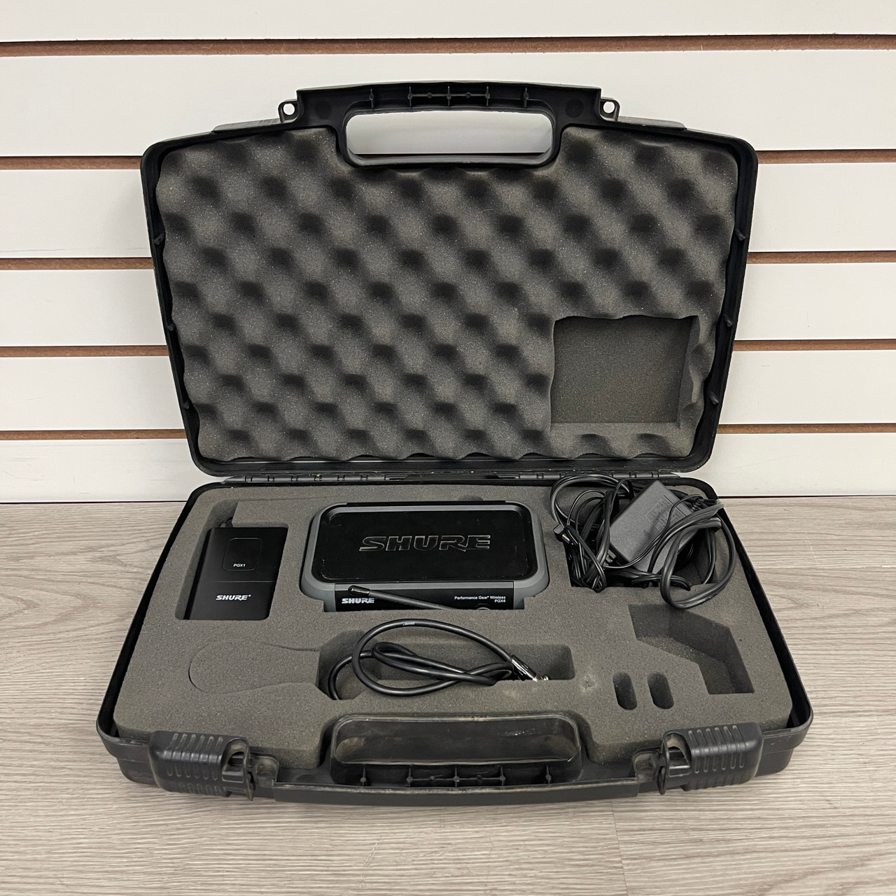 Used Shure PGX4 WIRELESS SYSTEM W/PGX1 RECEIVER Compact Instrument