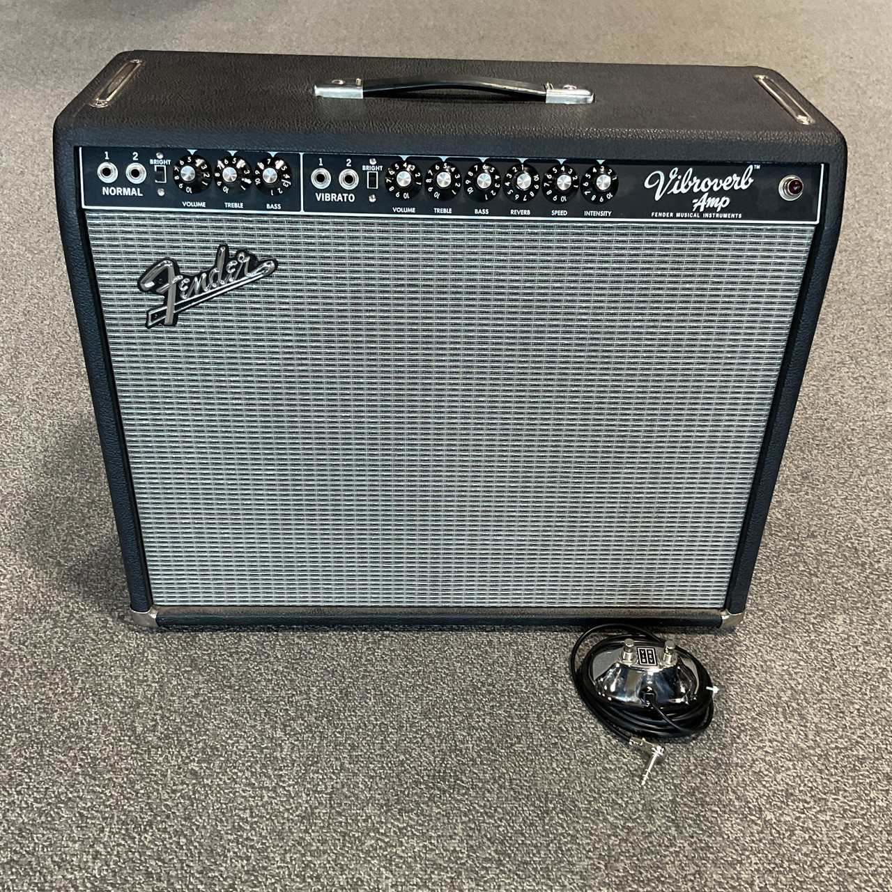 Used FENDER 64 VIBROVERB CUSTOM - CAESAR DIAZ Tube Combo Amplifier