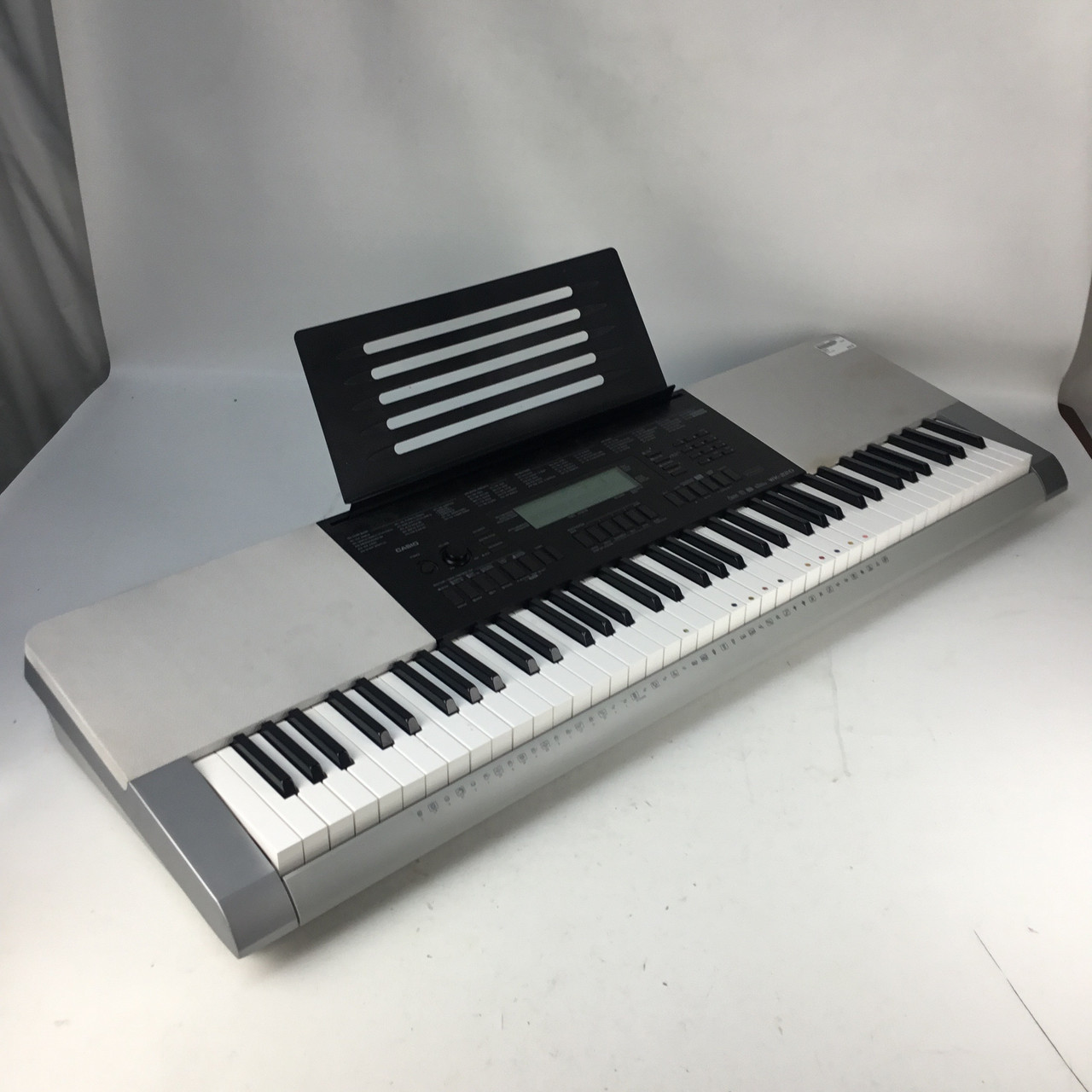 Used Casio WK220 76-Key Keyboard 76-key