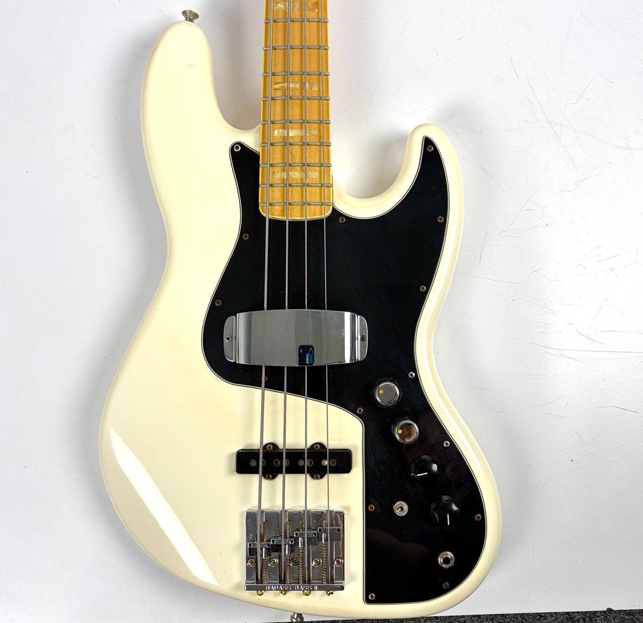 Used Fender 2012 Marcus Miller Jazz Bass Guitar White 4-String