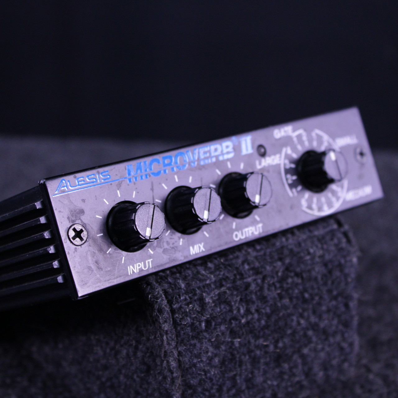 Used Alesis MICROVERB II MINI RACK REVERB Delay