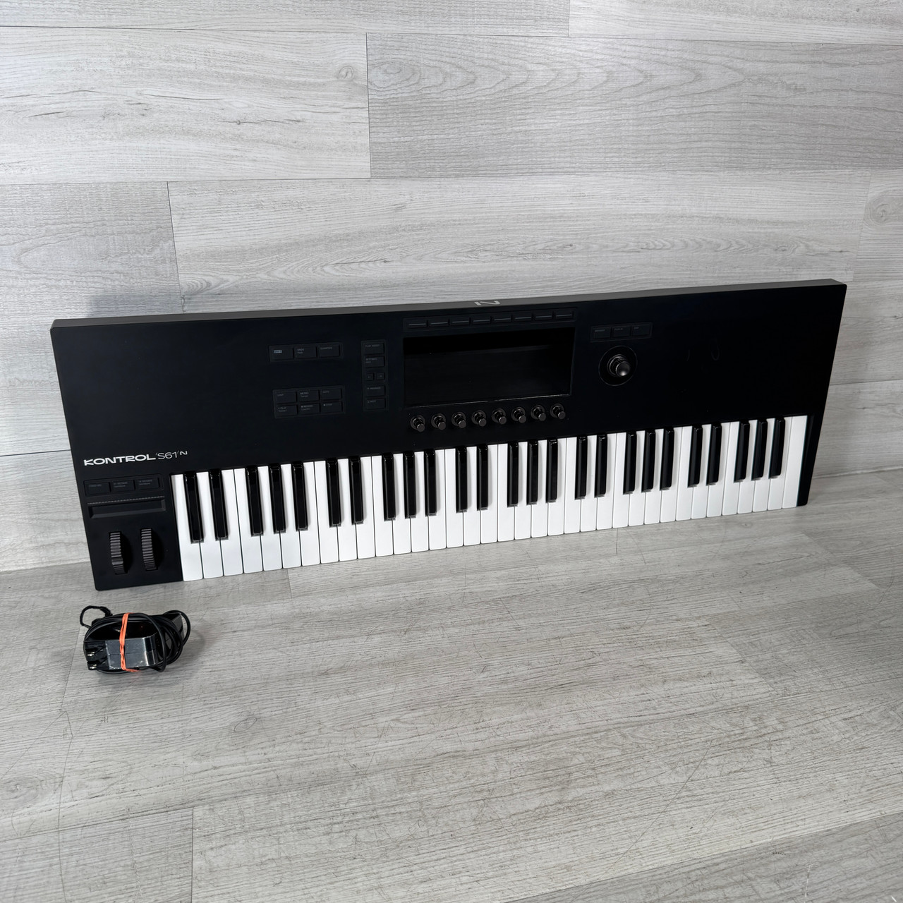 Used Native Instruments Kontrol S61 Mk3 - Smart Keyboard
