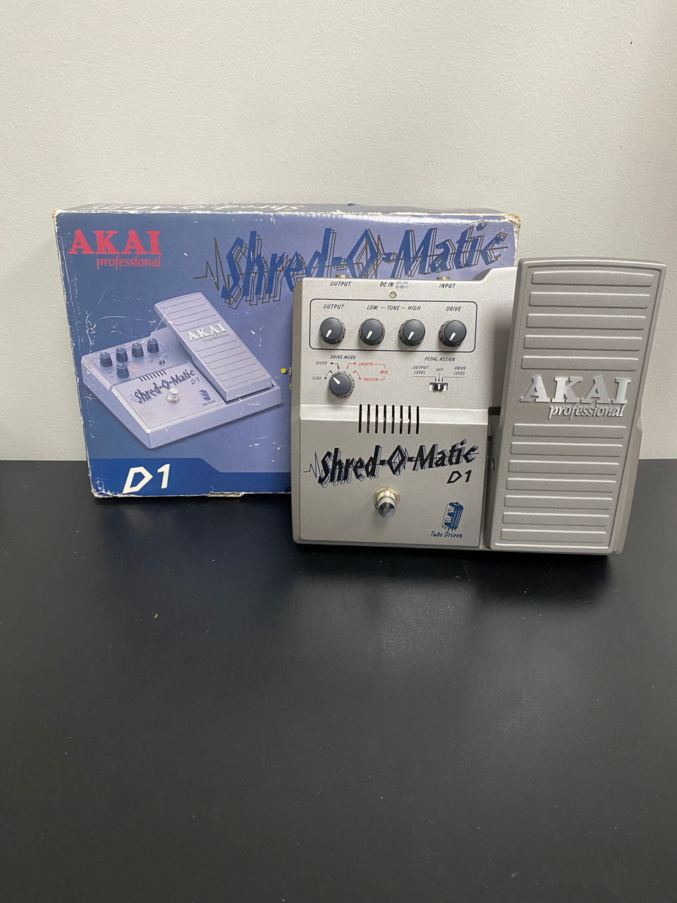 Used AKAI SHRED-O-MATIC PEDAL Vintage Distortion/Overdrive Pedal