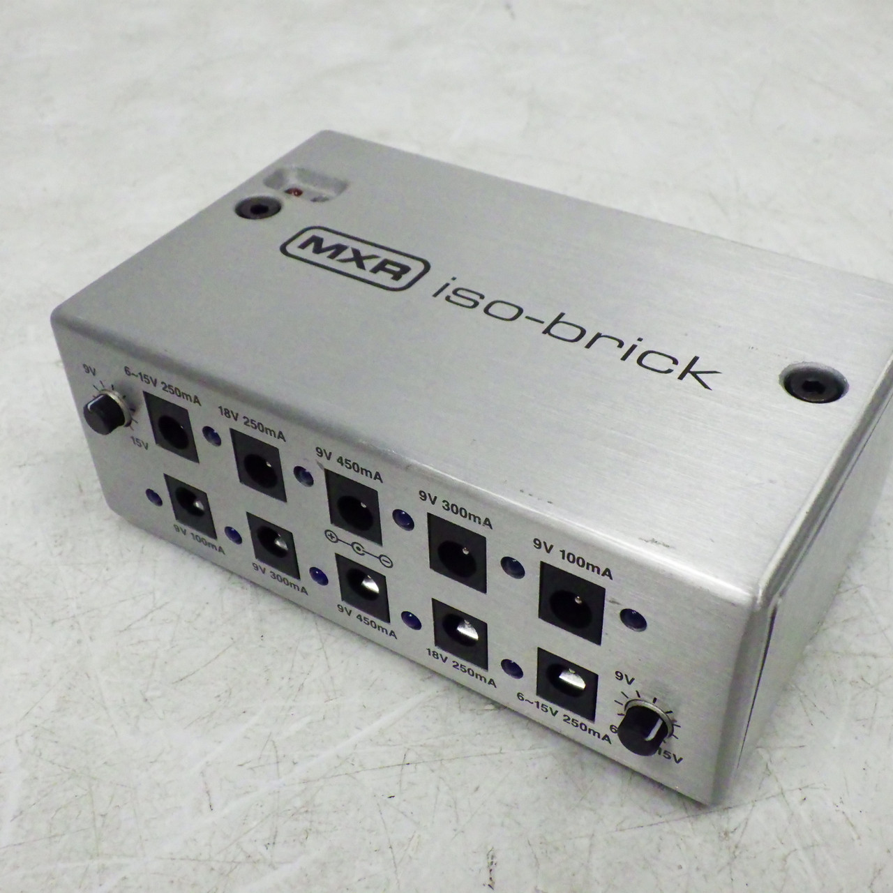 Used MXR ISO BRICK WITH POWER AND CABLES Pedal Power Supply
