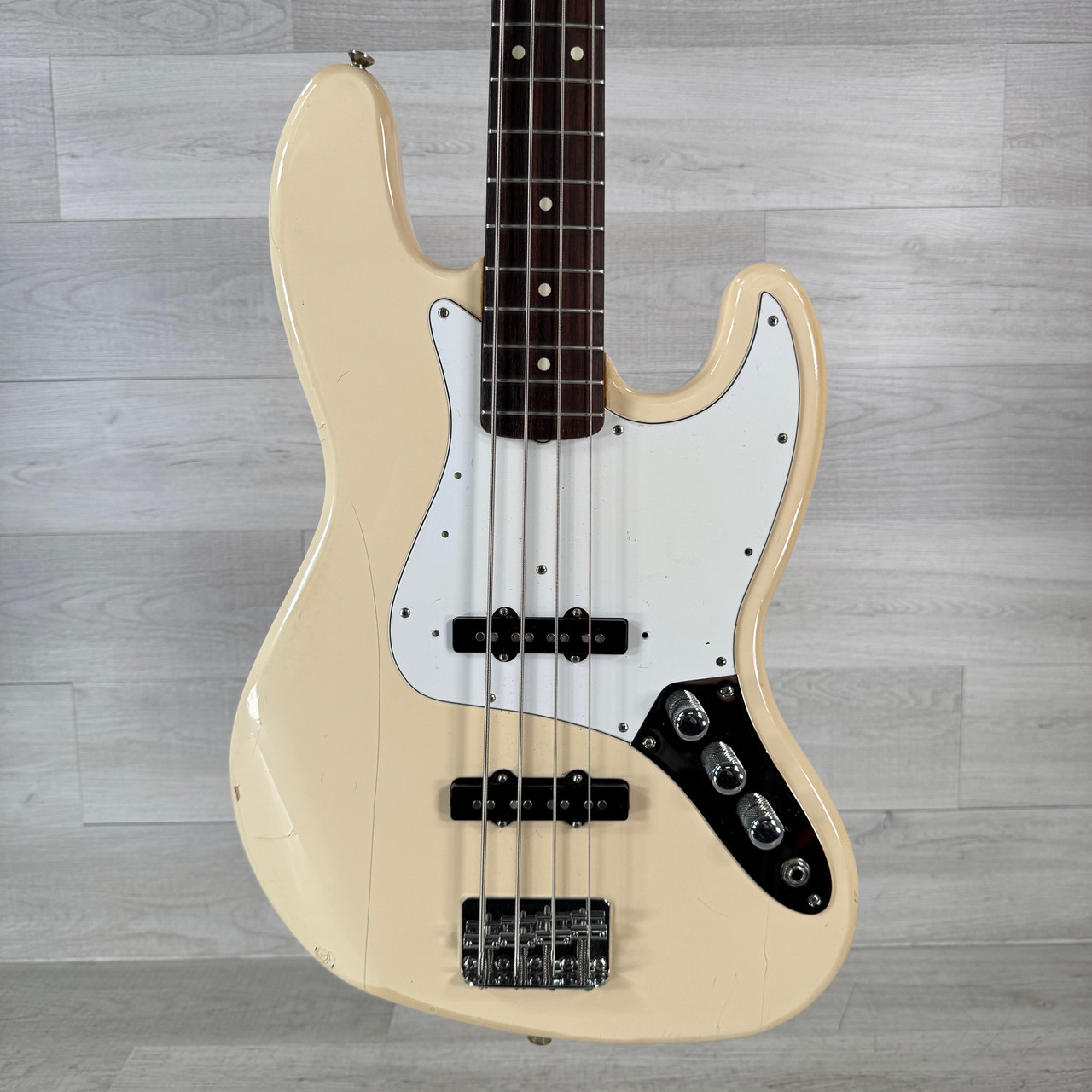 Used Fender Squier Series Jazz Bass - White - Made in Mexico