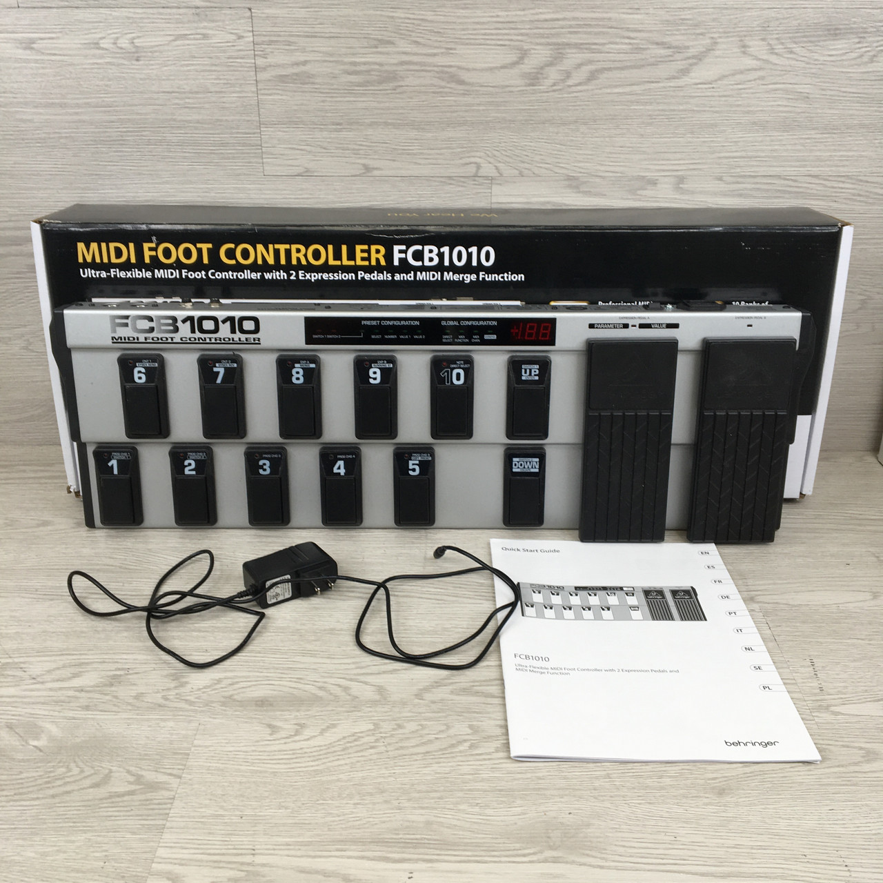 Used Behringer FCB1010 MIDI FOOT CONTROLLER Floorboard Pre-amp