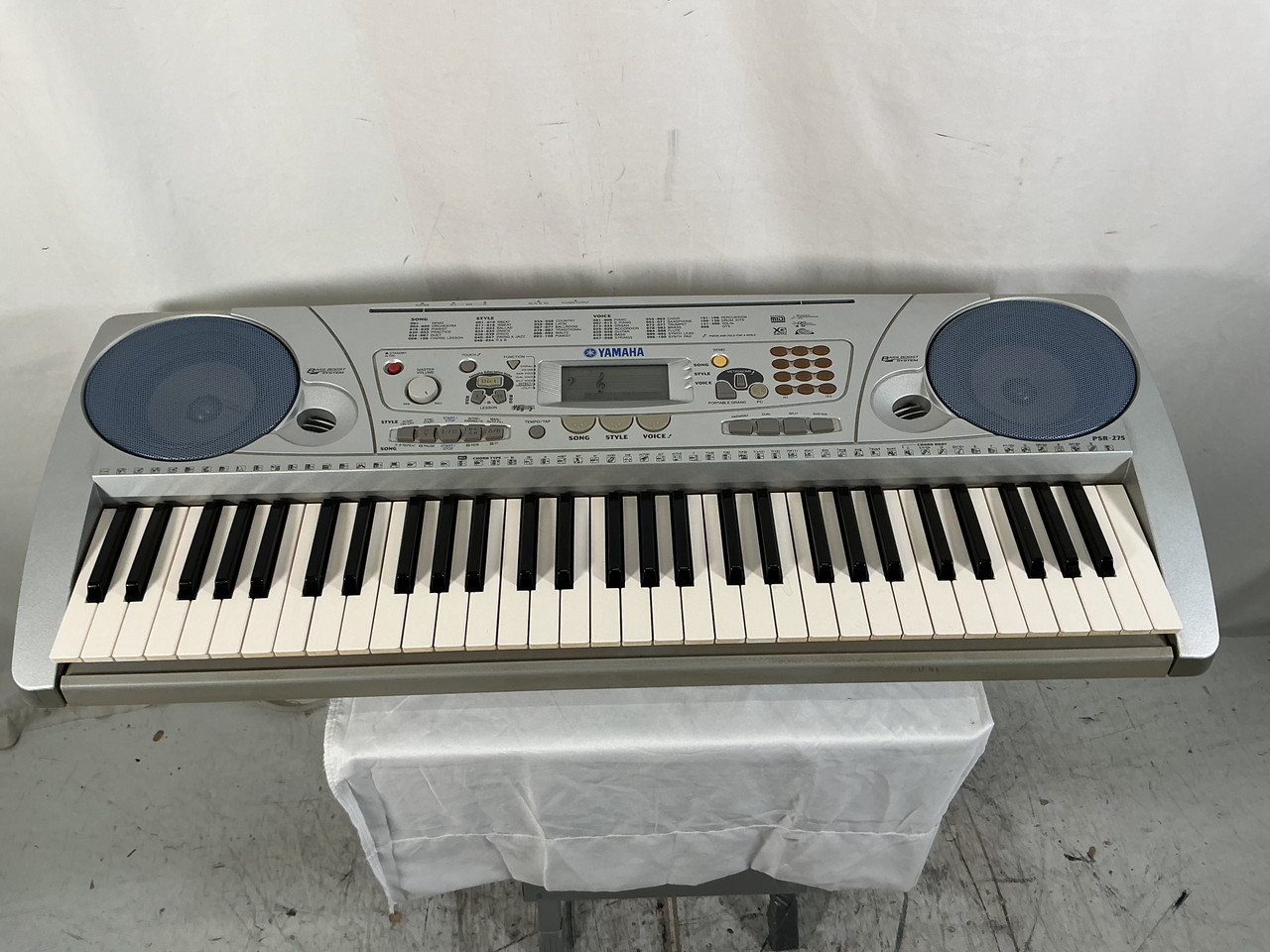 Used Yamaha PSR-275 61-Key Keyboard 61-Key