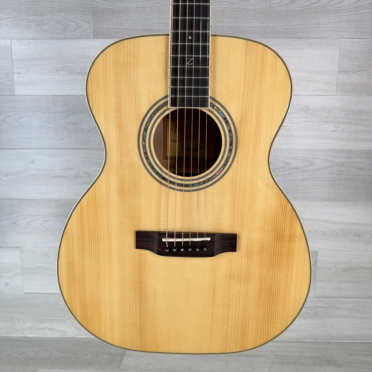 カジノMGMシューター他 Used Zager ZAD-800M/N Acoustic Guitar - Natural - Case Included