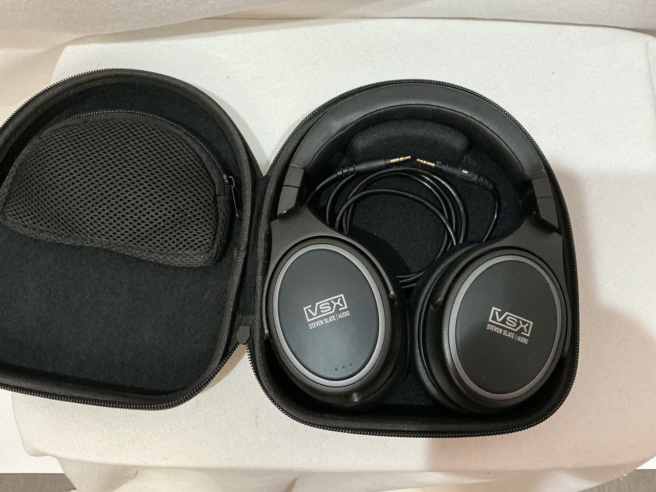 Used Stageline VSX HEADPHONES WITH CASE Pro Sound Product
