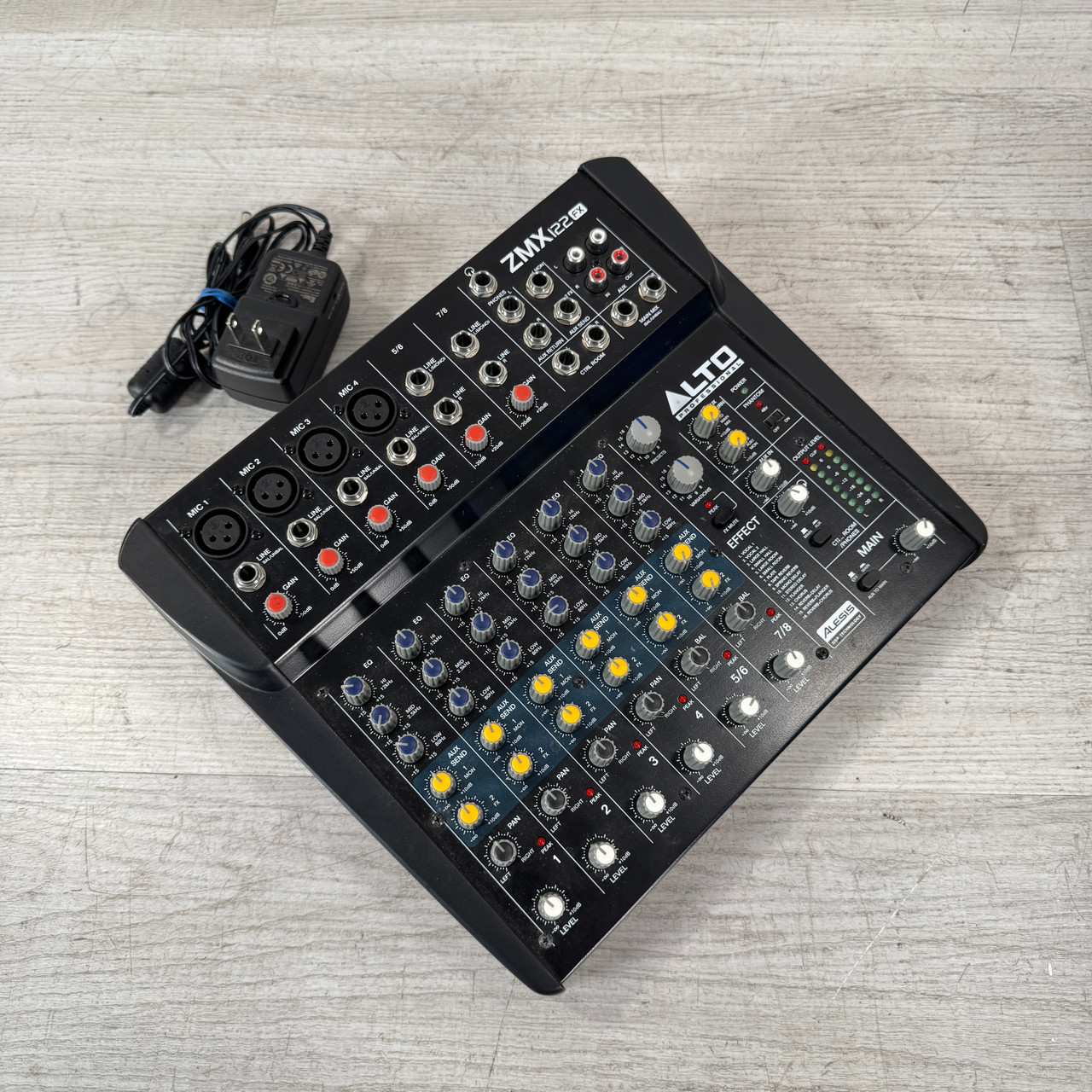 Used Alto Zephyr Series ZMX122FX - 8-channel Mixer
