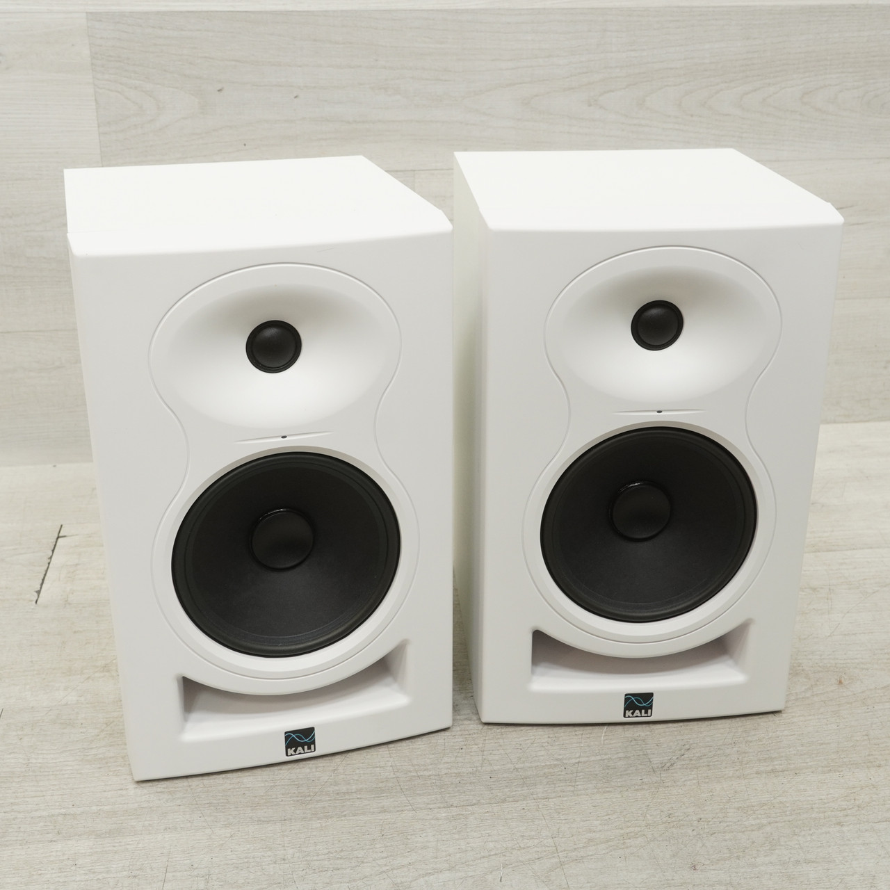 Used Kali Audio LP-6 V2 Studio Monitors (pair)