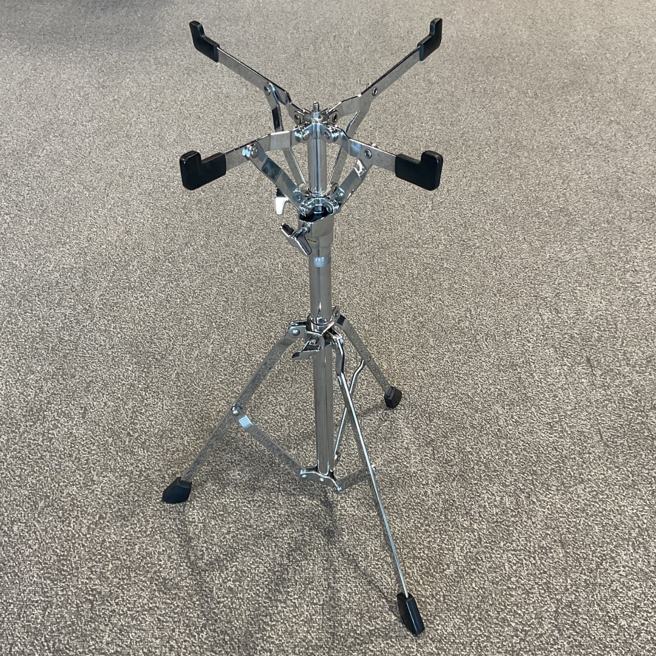 Used BELL KIT STAND