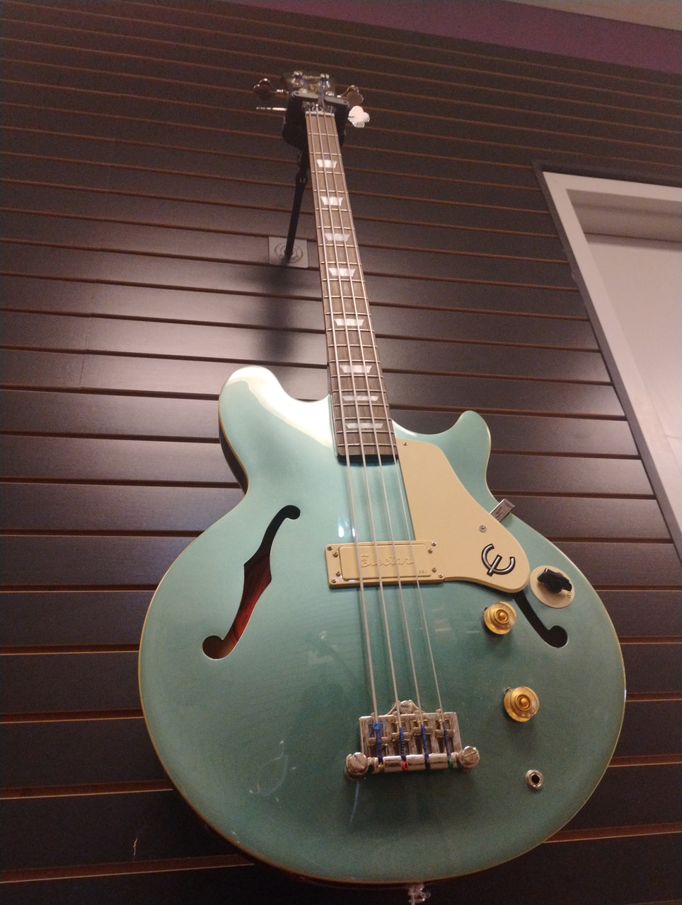 ギター AMATERAS Abernehty Sonic Empress short scale bass #064 — Abernethy Guitars