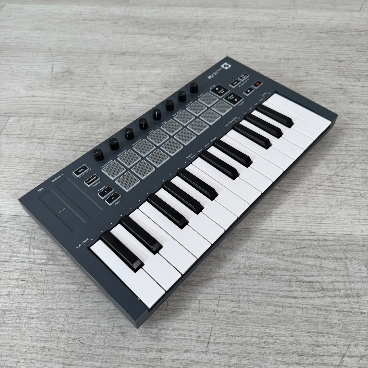 Used Novation FLkey Mini - USB MIDI Keyboard Controller - 25-key