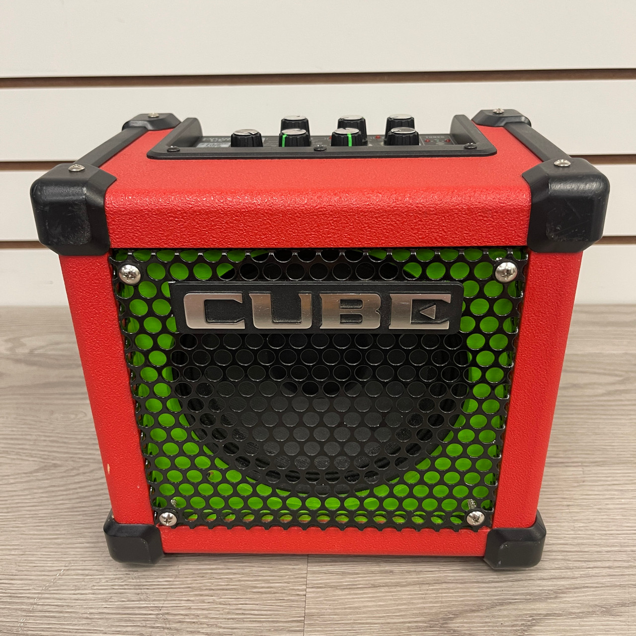 Used Roland MICRO CUBE GX 1 x 5 Solid State Amplifier 1 x 5