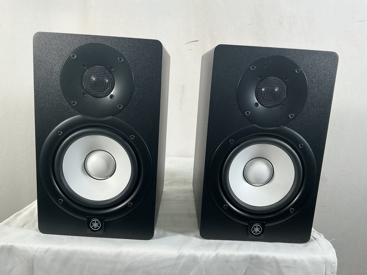 Used Yamaha HS-5 STUDIO MONITOR PAIR Powered Studio Monitor
