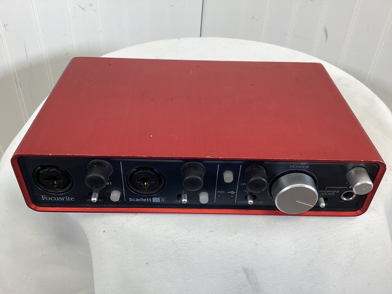Used Focusrite SCARLETT 2I4 1ST GEN Computer Interface 2 A/D